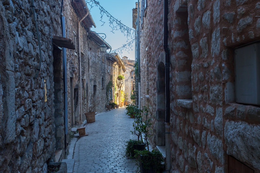 O Pindo - street scene