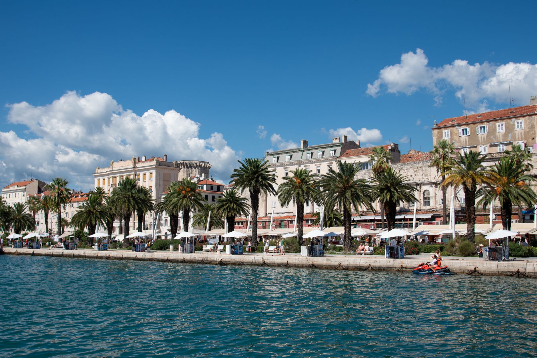 Portonovo - street scene