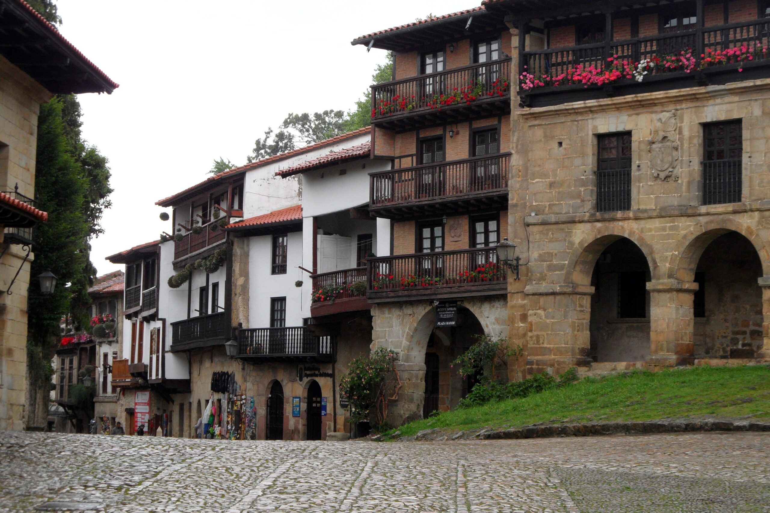 Santillana del Mar - street scene