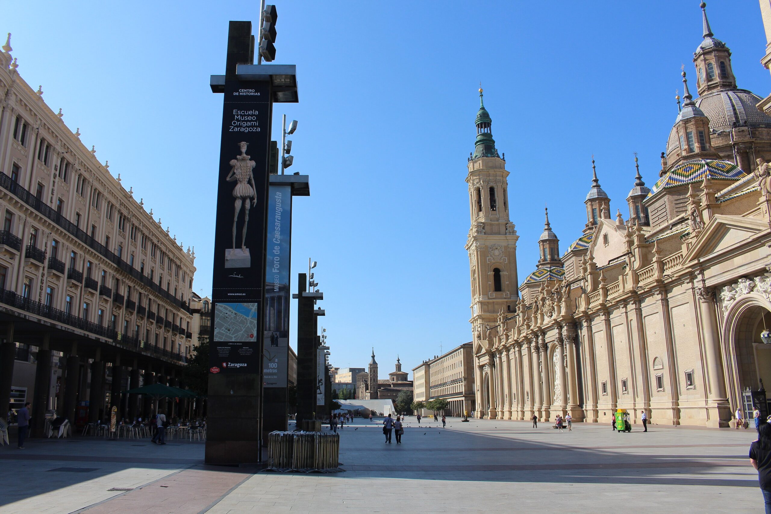 Zaragoza - street scene
